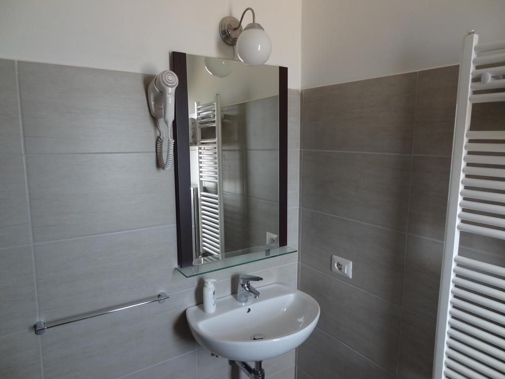 San Paolo di Iesi Affittacamere Rooms Di Matteo מראה חיצוני תמונה